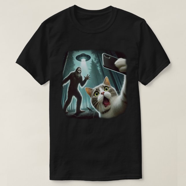Camiseta Fotobombas de pie gigantes Selfie de gato con OVNI (Diseño del anverso)