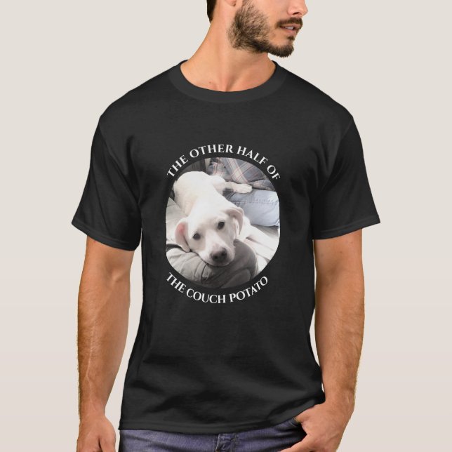 Camiseta Fotografía de un perro tímido de cachorro blanco c (Anverso)