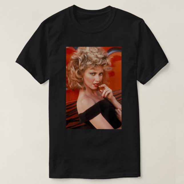 Camiseta fotográfica con vestir negro y arenoso (Diseño del anverso)