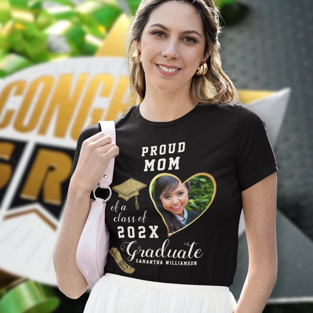 Camiseta Fotos Personalizadas Orgullosa Mamá Clase de 2026  (Subido por el creador)