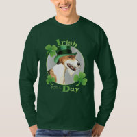 Fox terrier del alambre del día de St Patrick