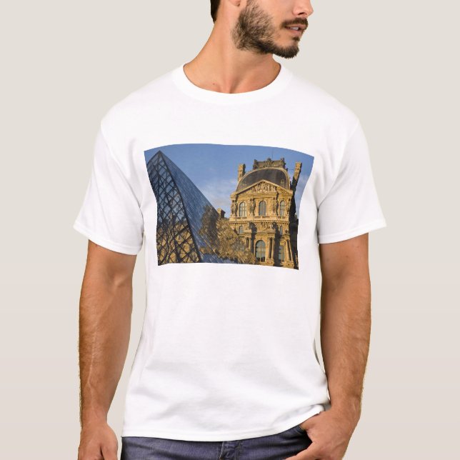 Camiseta Francia, París, el Museo del Louvre y la Pirámide, (Anverso)