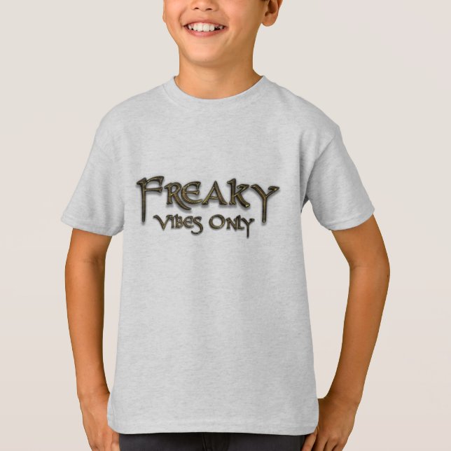 Camiseta "Freaky Vibes Only"-dgn1 de Maaya Prints, para Niñ (Anverso)