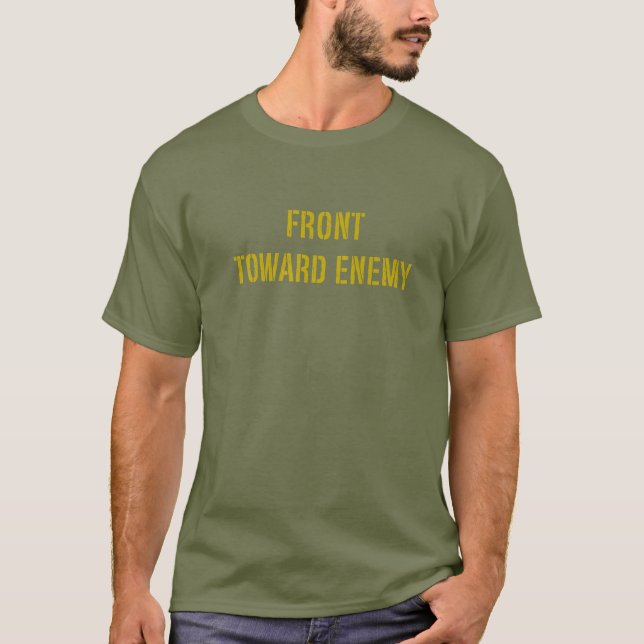 Camiseta Frente Militar Hacia El Enemigo Aburrido Guerrero  (Anverso)