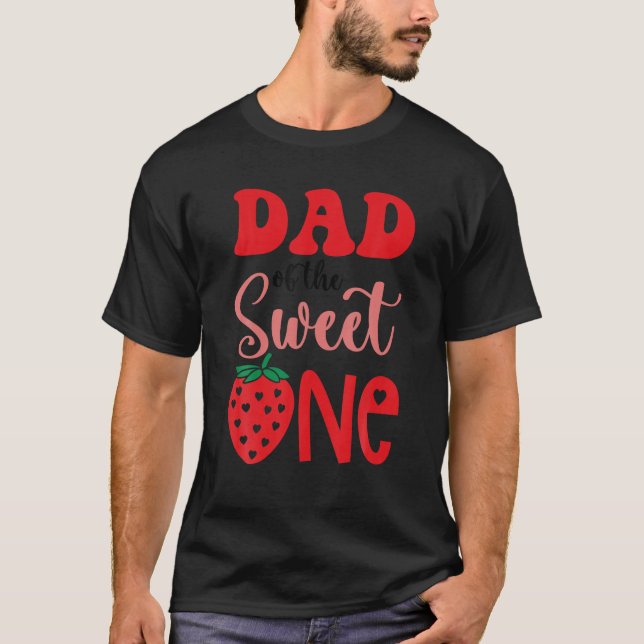 Camiseta Fresa Primer Cumpleaños Matando A Mamá Papá Niños  (Anverso)