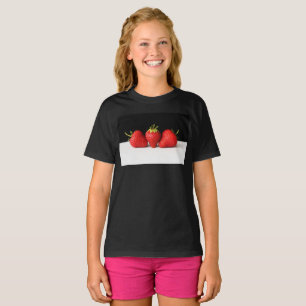 Camiseta Fresas En Negro Sobre Ccna Blanca