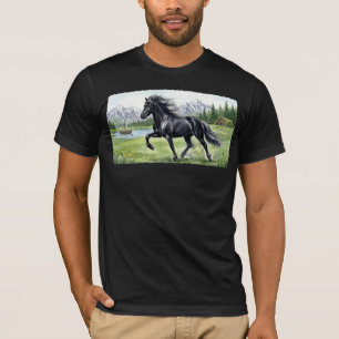 Camiseta Freydis Black Horse en paisaje nórdico