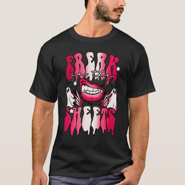 Camiseta Friki En Las Sábanas  Fantasma de Halloween 1 (Anverso)