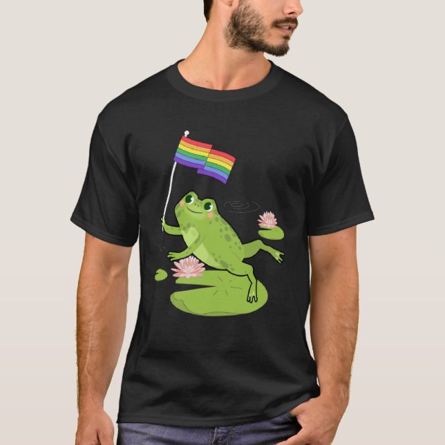 Camiseta Frog  LGBTQ Gay Pride Flag Lily Pad Illustration (Anverso)