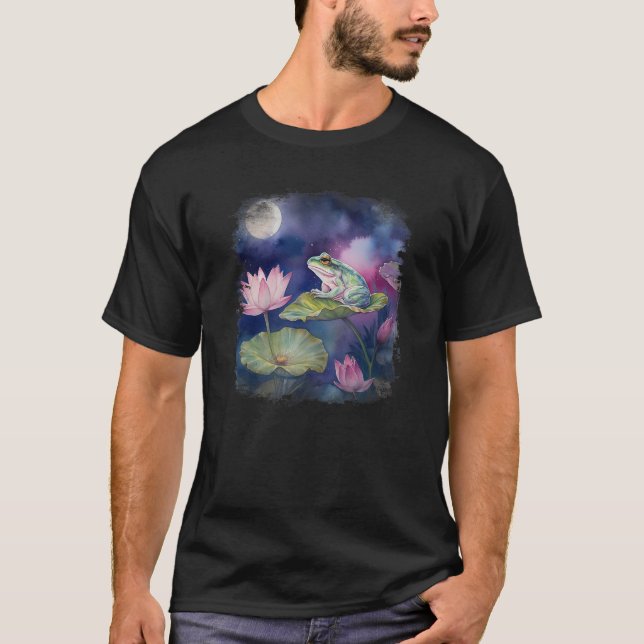 Camiseta Frog sitting on lily pad flower lotus moon night (Anverso)