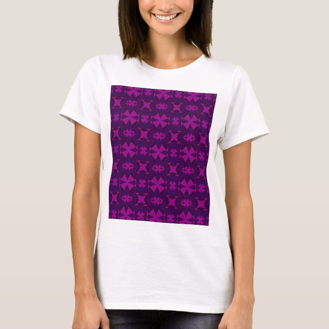 Camiseta Fuchsia Geotech: A Vibrant Abstract Geometric Text (Anverso)