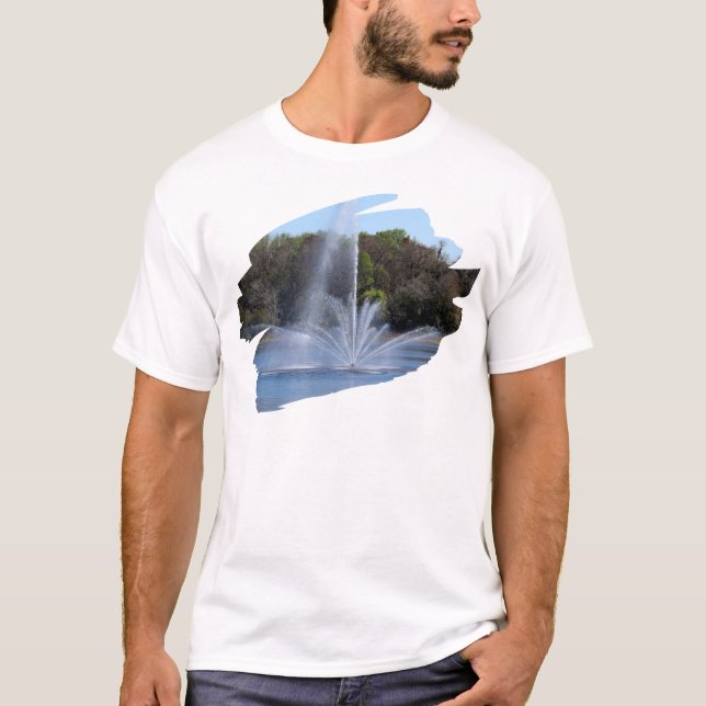 Camiseta Fuente en un estanque (Anverso)