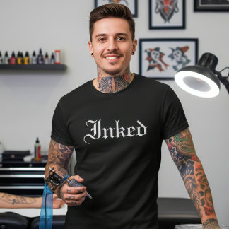 Camiseta Fuente gótica entintada para amantes de los tatuaj