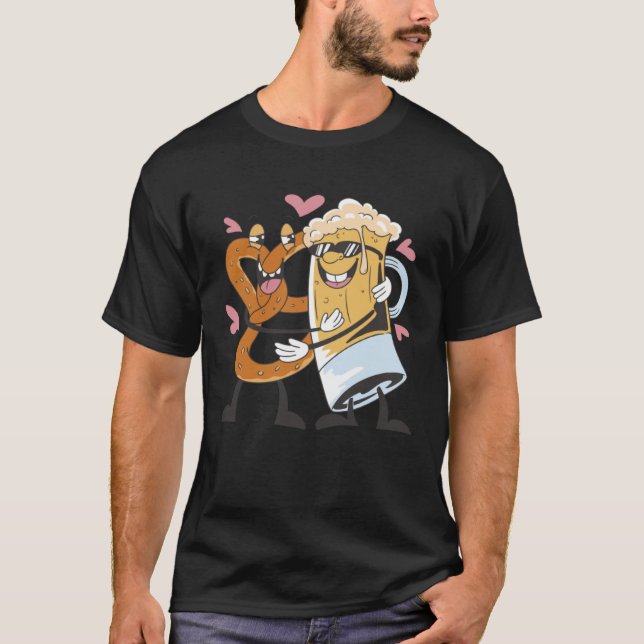 Camiseta Fun German pretzel with beer design for party holi (Anverso)