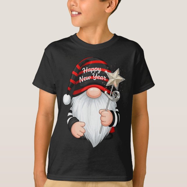 Camiseta Fun Nye Gnome Shirts For Women, Happy New Year 202 (Anverso)