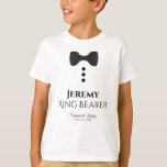 Camiseta Fun Ring Bearer Black Tie Wedding T-shirt<br><div class="desc">These fun t-shirts are designed as favors or gifts for wedding ring bearers. The t-shirt is white and features an image of a black bow tie and three buttons. The text reads Ring Bearer, and has a place to enter his name as well as the wedding couple's name and wedding...</div>
