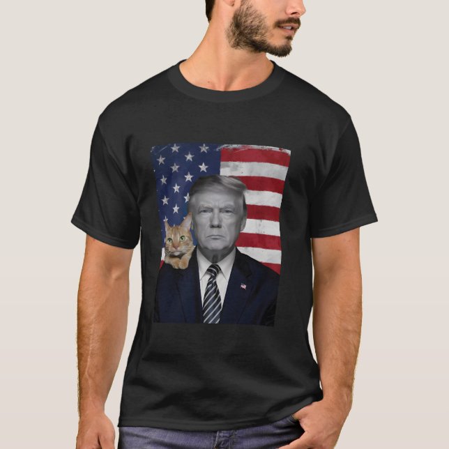 Camiseta Fundadosamente Donald Trump Y Cat Political Flag E (Anverso)
