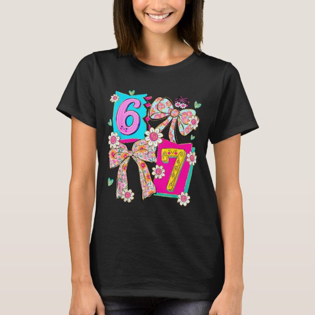 Camiseta Funny 67 Coquette Bow Design For Girly Aesthetic L (Anverso)