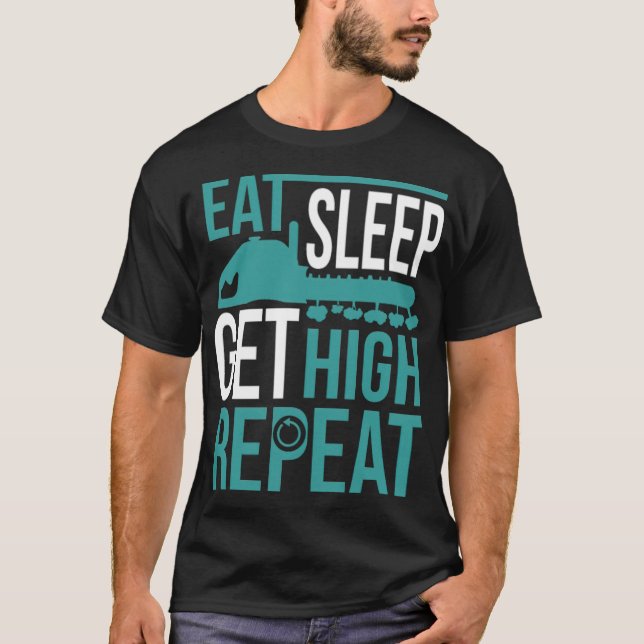 Camiseta Funny Arborist Get High Tree Chain saw space birth (Anverso)