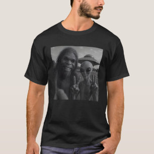 Camiseta Funny Bigfoot Alien