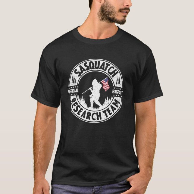 Camiseta Funny Bigfoot Holding Amer (Anverso)