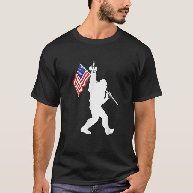 Camiseta Funny Bigfoot Middle Finger USA Flag Sasquatch Bel (Anverso)