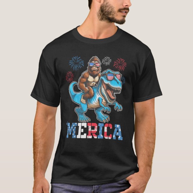 Camiseta Funny Bigfoot Riding Dinosaur Merica Fuegos artifi (Anverso)