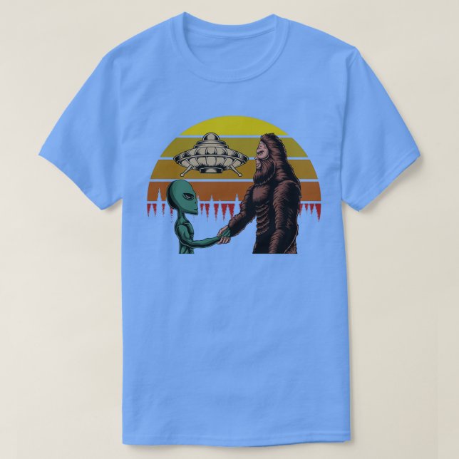 Camiseta Funny Bigfoot Sasquatch y Alien UFO Abducción (Diseño del anverso)