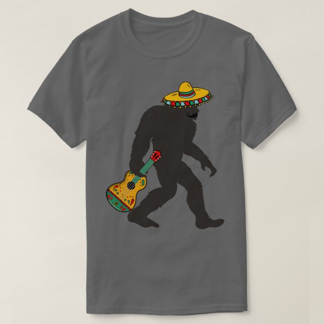 Camiseta Funny Bigfoot with Moustache and Mexican Guitar fo (Diseño del anverso)