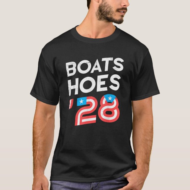 Camiseta Funny Boats Hoes 28 4th Of July  (Anverso)