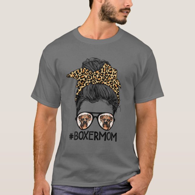 Camiseta Funny Boxer Mom Leopard Messy Bun Boxer Lover Moth (Anverso)