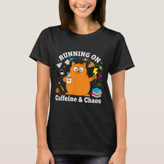 Camiseta Funny Cat Running on Caffeine and Chaos Love