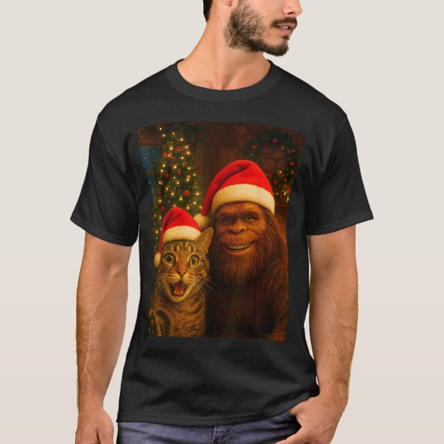 Camiseta Funny Cat Selfie With Bigfoot Christmas Sasquatch  (Anverso)