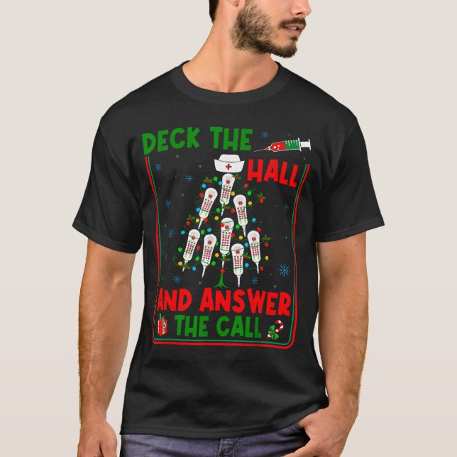 Camiseta Funny Cna Deck The Halls Answer The Calls Nurse Ch (Anverso)