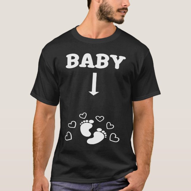 Camiseta Funny Couple Matching Pregnancy Baby Announcement  (Anverso)
