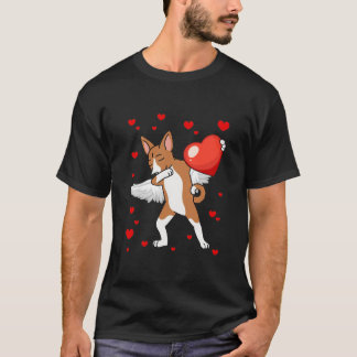 Camiseta Funny Dabbing Basenji El día de San Valentín del c