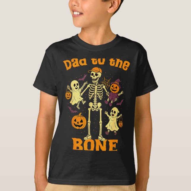 Camiseta Funny Dad To The Bone Skeleton With Kids Halloween (Anverso)
