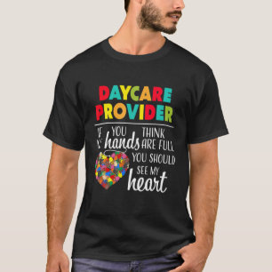 Camiseta Funny Daycare Provider Cuidado de los niños con u