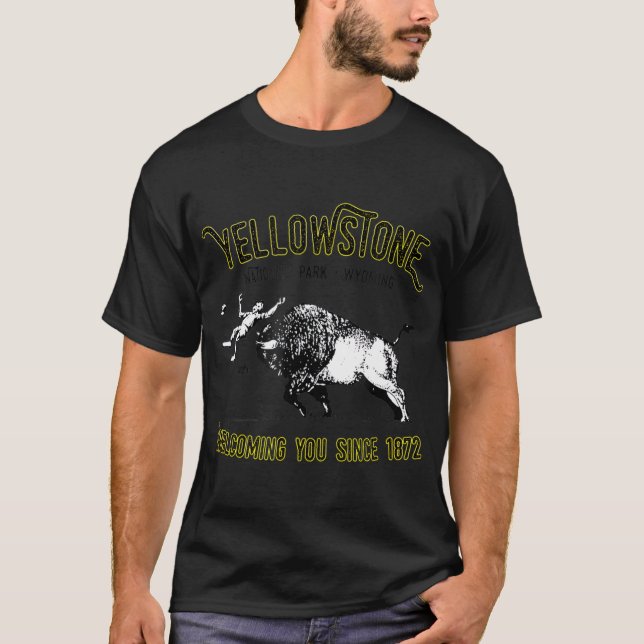 Camiseta Funny del Parque Nacional Bison Toss Yellowstone (Anverso)