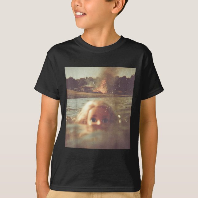 Camiseta Funny Doll Face Swimming Meme  (Anverso)