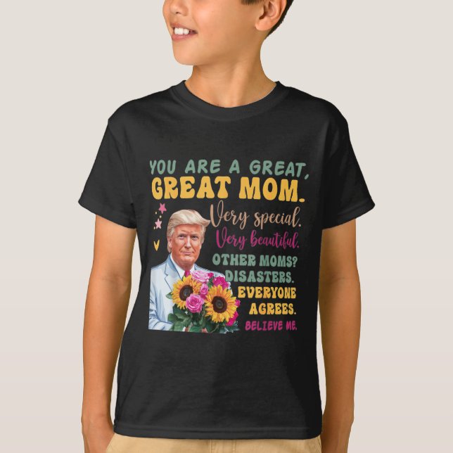 Camiseta Funny Donald Trump Mothers Day Hold Flower Funny Q (Anverso)