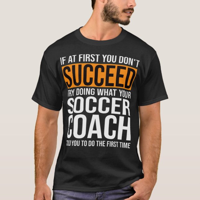 Camiseta Funny Entrenador de fútbol canta regalo de regalo  (Anverso)