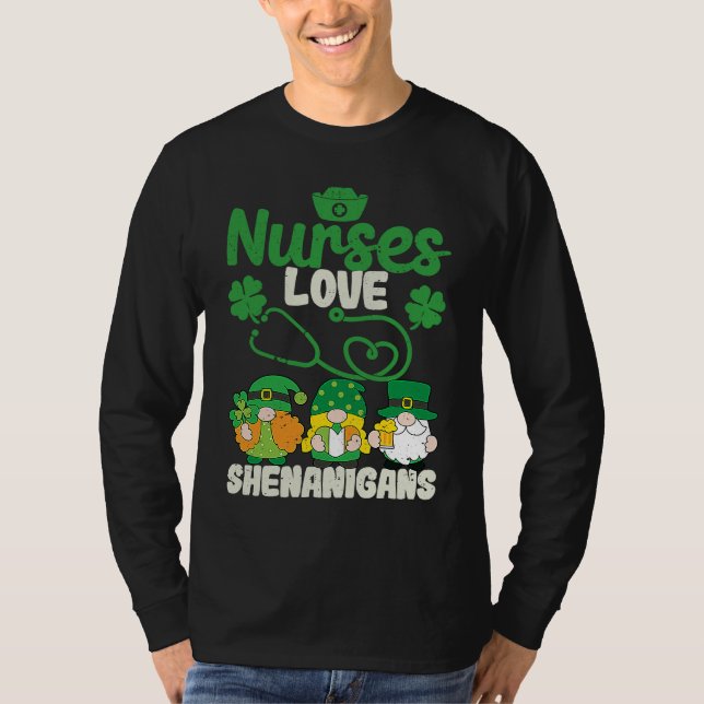 Camiseta Funny Gnomes Nurse St Patricks Day Nurses Love She (Anverso)