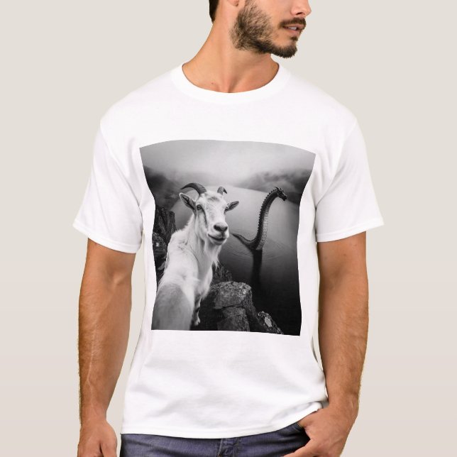 Camiseta Funny Goat Selfie with Loch Ness Monster T-Shirt  (Anverso)