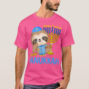 Camiseta Funny Hanukkah Sloth Menorah Pajamas for Hebrew Gi