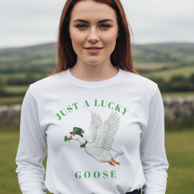 Camiseta Funny Irish St. Patrick's Day Just a Lucky Goose (Subido por el creador)