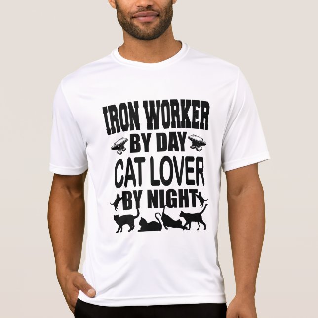 Camiseta Funny Iron Worker by Day Cat Lover by Night (Anverso)