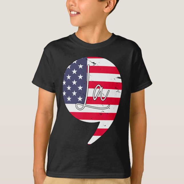 Camiseta Funny Kamala Harris 2024 Presidente Comma La Ameri (Anverso)