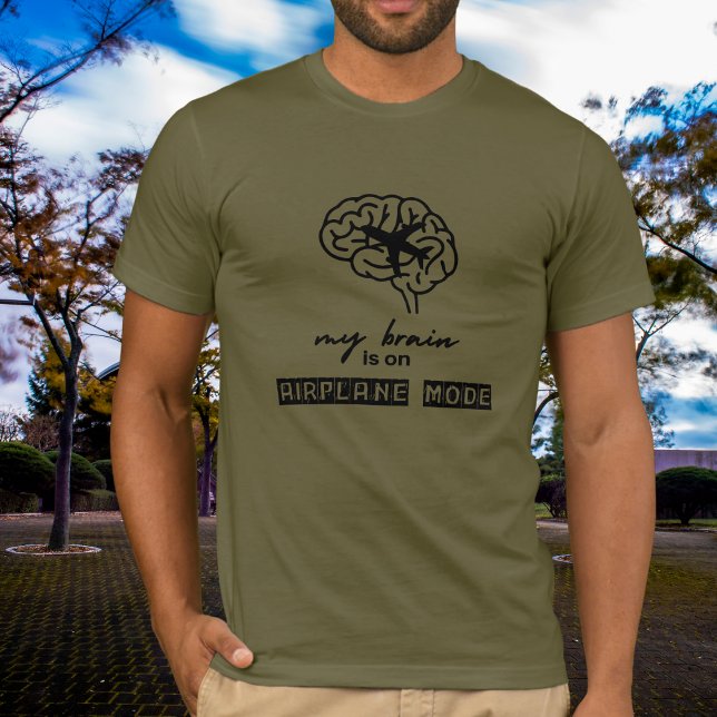 Camiseta Funny My Brain is on Airplane Mode Coworker Gift (Subido por el creador)