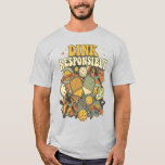 Camiseta Funny Pickleball Dink Responsibly Paddle Player<br><div class="desc">Serve up laughs on and off the court with this bootleg retro 70s style “Dink Responsibly” pickleball shirt. Featuring vintage-inspired pickleball paddles and balls in a groovy distressed design, this funny pickleball tee is perfect for players who love the game and a good sense of humor. A must-have gift for...</div>